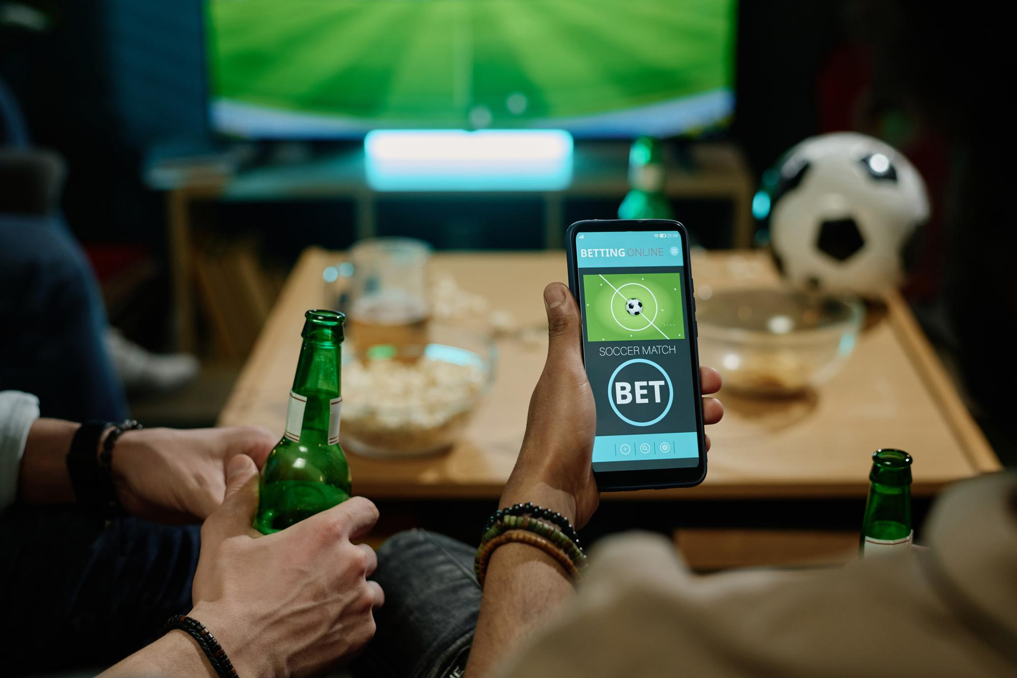 Dopamine and Sports Betting: Why the Illusion of Quick Results Prevents Investors from Achieving Real Financial Success
